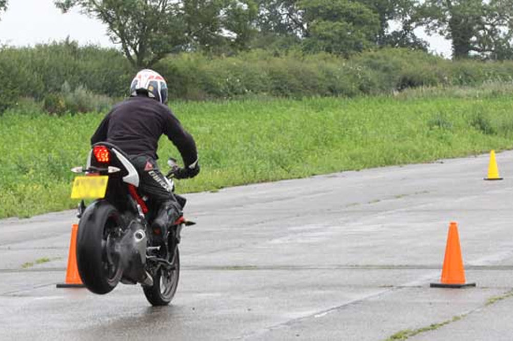 i2i Observer Training 2018 - londonadvancedmotorcyclists